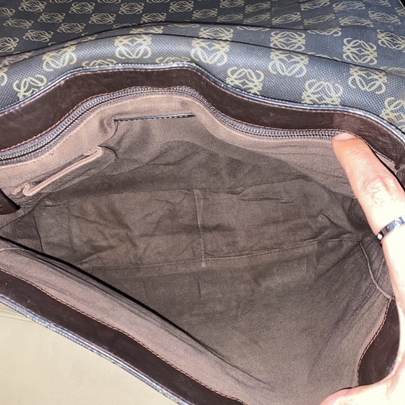 LOEWE Authentic messenger bag unisex - Picture 11 of 14